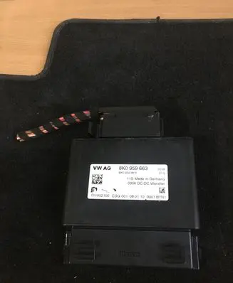 Audi A5 8T 8F Voltage converter/converter module 8K0959663