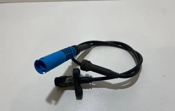 BMW 5 E39 ABS brake wheel speed sensor 6908705