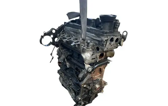 Volkswagen Touran II Engine cay