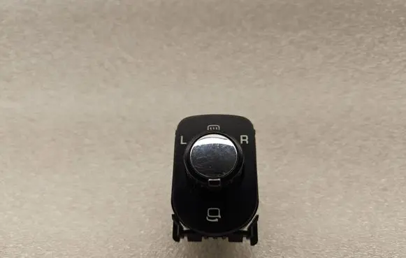 Volkswagen Touareg I Wing mirror switch 7L6959565J
