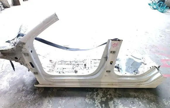 Opel Corsa F Front sill (body part) 