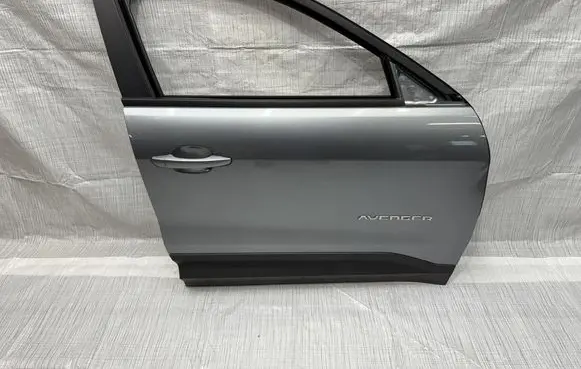 Jeep Avenger Front door 