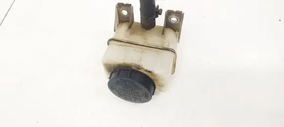 Nissan Murano Z50 Brake fluid reservoir 