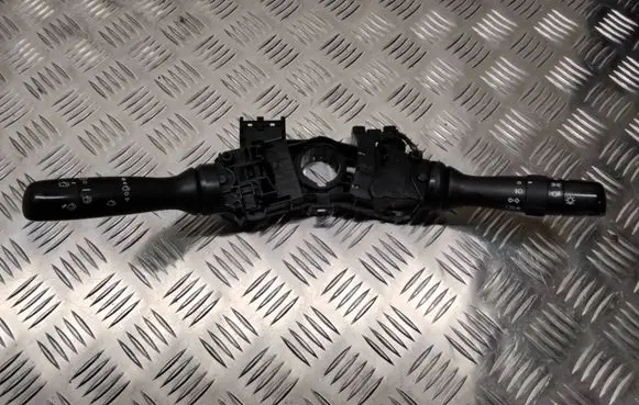 Toyota Yaris Wiper turn signal indicator stalk/switch 17F001