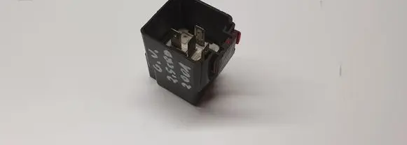 Chrysler Grand Voyager IV Other relay 04707900AA