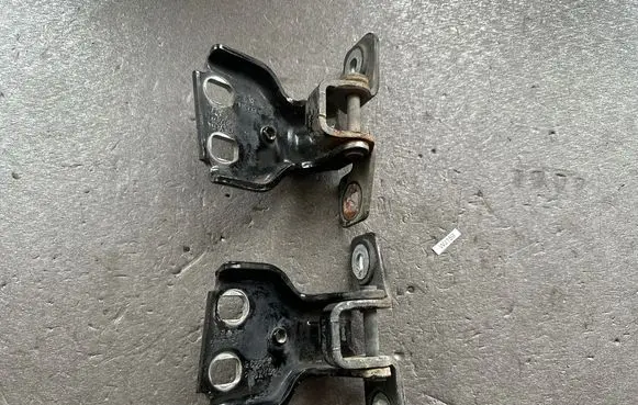 Jeep Grand Cherokee (WJ) Rear door lower hinge 55135575AE
