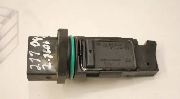 Mercedes-Benz E W211 Mass air flow meter F00C2G2068 388141D