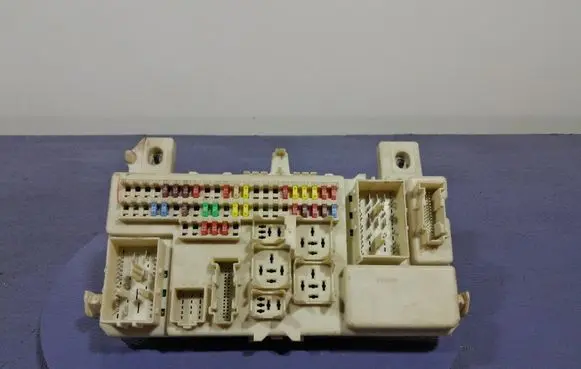 Mazda 3 I Fuse box set BR5S66730D