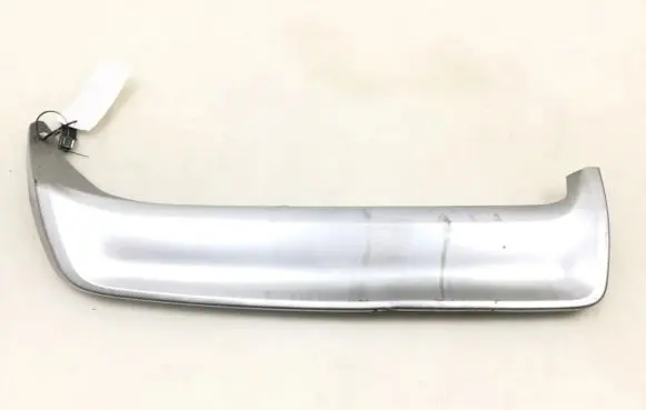 Rear bumper trim bar molding