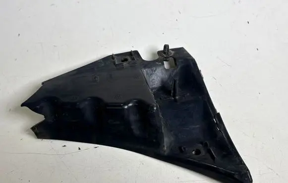Ford Mustang V Front bumper mounting bracket AR3317D958