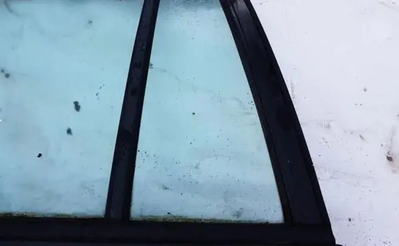 Mitsubishi Pajero Rear vent window glass 