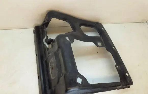 Mercedes-Benz CLS C219 Pneumatic air compressor holding bracket 