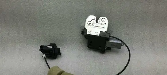 Mercedes-Benz S W221 Loading door lock A2217500085
