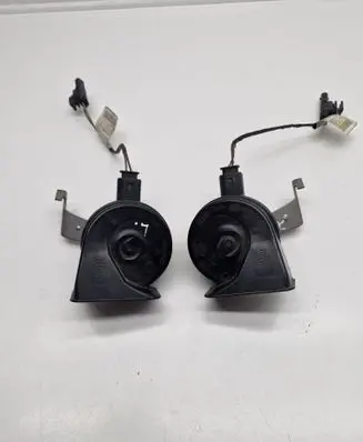 BMW X1 F48 F49 Horn signal 61337407778 61337407779 61338492761