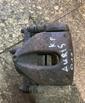 Toyota Auris 150 Front brake caliper