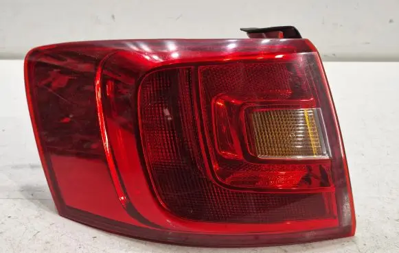 Volkswagen Jetta VI Rear/tail lights
