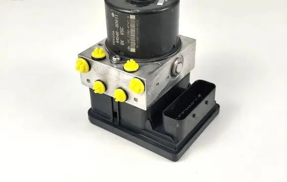 Toyota Yaris ABS Pump 445400D011 895410D030 06210207474