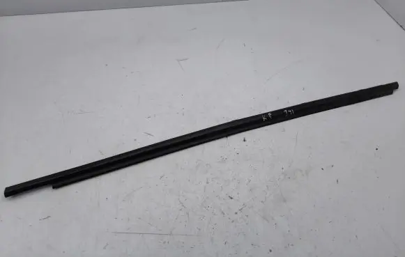 Toyota Corolla E120 E130 Front door glass trim molding