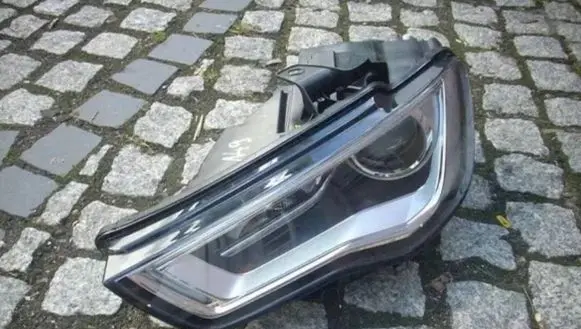 Audi A3 S3 8V Headlight/headlamp 8V0941031AE