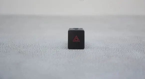 Nissan Qashqai Hazard light switch 60829T