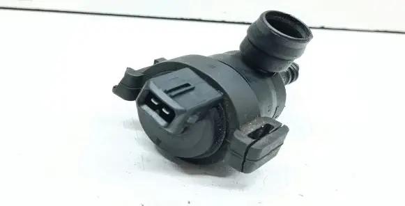 BMW 1 E82 E88 Vacuum valve 7551262