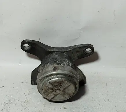 Ford Mondeo MK IV Engine mount bracket 6G916F012DD