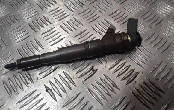 BMW 5 E60 E61 Fuel injector 0445110131 7789661