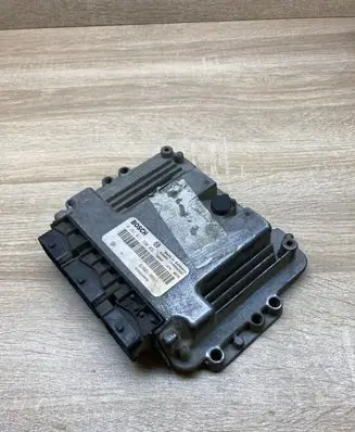 Renault Megane II Engine control unit/module ECU 8200310863 0281011390