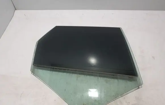 Rear door window glass