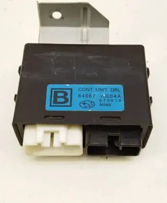 Subaru Outback Light module LCM 84067AG04A 57261A