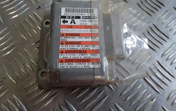 Suzuki Grand Vitara I Airbag control unit/module 3891052D0 1523004590