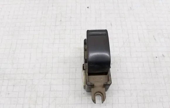 Nissan Almera Tino Electric window control switch