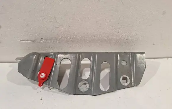Fender mounting bracket