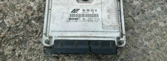 Seat Alhambra (Mk1) Engine control unit/module 06A906032HA