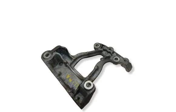 Honda CR-V Engine mounting bracket 
