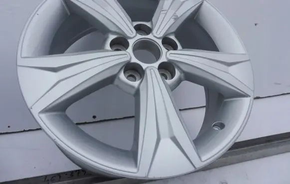 Toyota Avensis T270 R17 alloy rim 