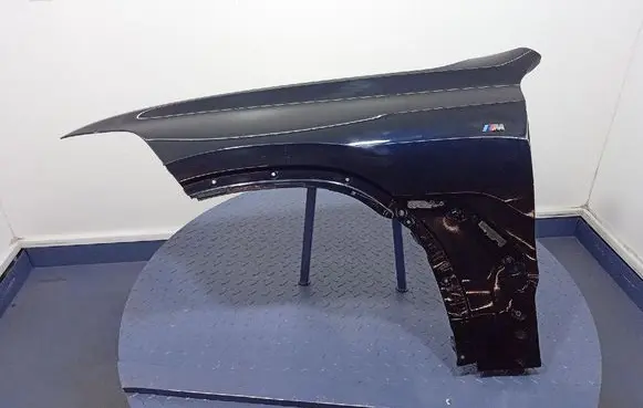 BMW X6 M Fender
