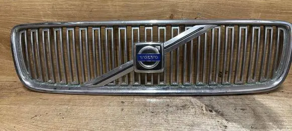 Volvo V70 Front bumper upper radiator grill 08693346