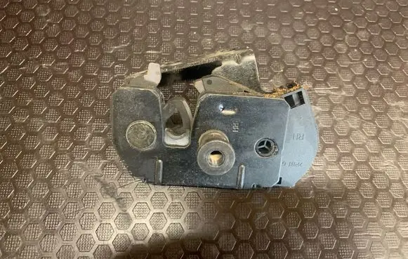 Volvo XC90 Tailgate/trunk/boot lock/catch/latch 30649107 7090