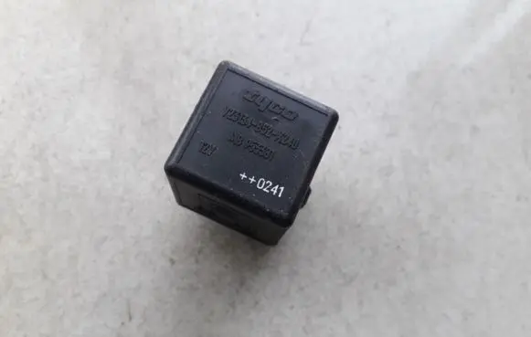 Mitsubishi Space Star Other relay mb953381 v23134-b52-x240