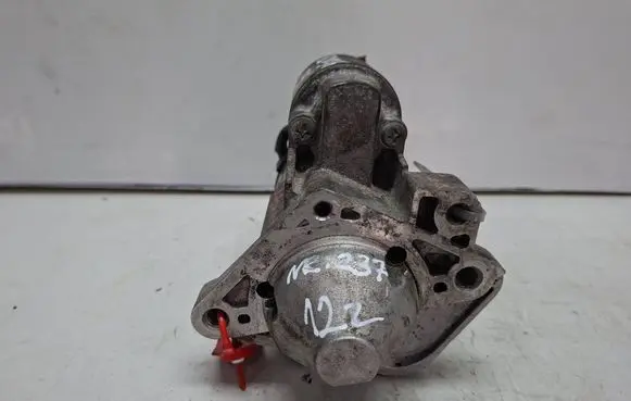 Renault Megane II Starter motor S27612237 8200306595