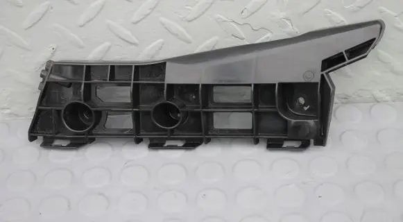 Toyota Prius (XW30) Front bumper mounting bracket 5211647040