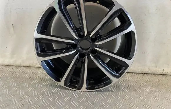R18 alloy rim