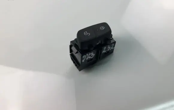 Volvo V60 Central locking switch button 31433410