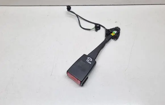 Audi A4 S4 B8 8K Front seatbelt buckle 8K0857755