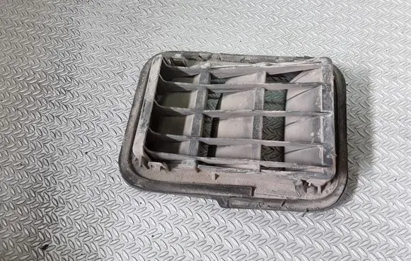 Toyota RAV 4 (XA20) Quarter panel pressure vent 