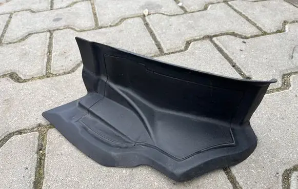 Alfa Romeo Stelvio Rear/tail light trim molding 156117189