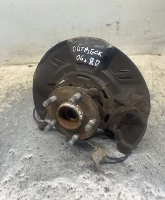 Subaru Outback Front wheel hub