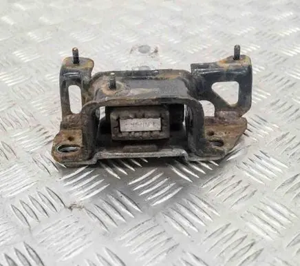 Engine mount bracket