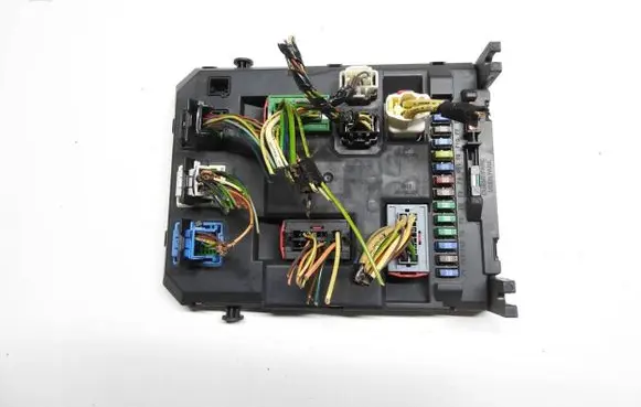 Citroen DS3 Fuse module 9666952280